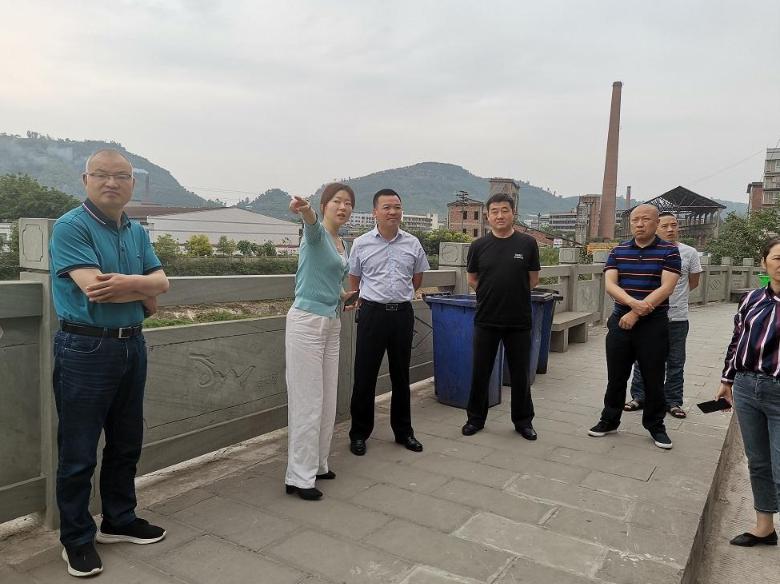 县政府副县长先泽平陪同,县政府办,县供销社,嘉明镇相关负责人参加.