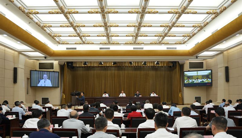 黄强在全省优化营商环境电视电话会议上强调 
用改革的办法加快推动全省营商环境优化提升「相关图片」